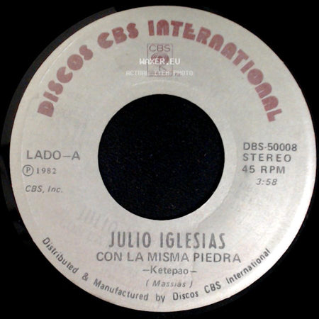 Julio Iglesias - La Paloma / Con La Misma Piedra side B