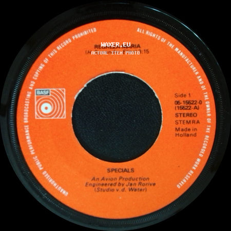 Specials - Regreza Maria / Daddy's Old Piano side A