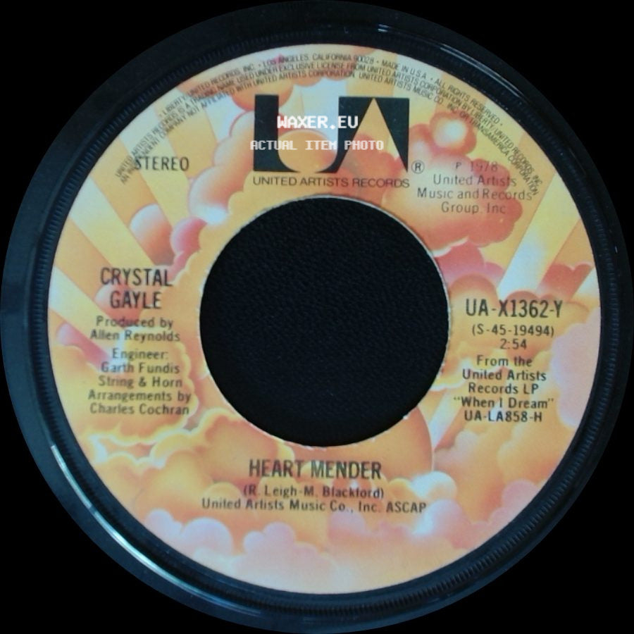 Crystal Gayle - Heart Mender / This Is My Year For Mexico side A