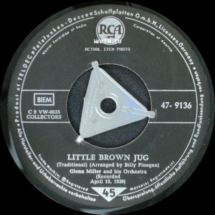 Glenn Miller And His Orchestra - Little Brown Jug / A String Of Pearls side A