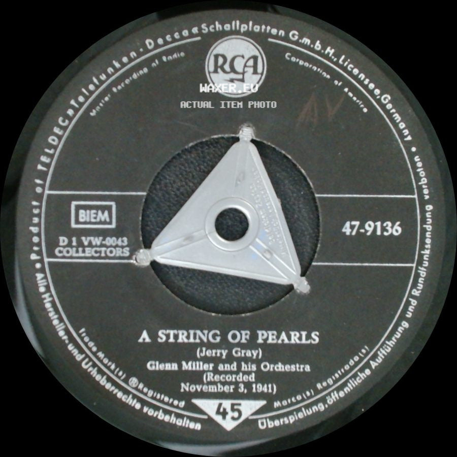 Glenn Miller And His Orchestra - Little Brown Jug / A String Of Pearls side B