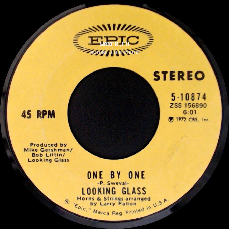 Looking Glass - One By One / Brandy (You're A Fine Girl) side A