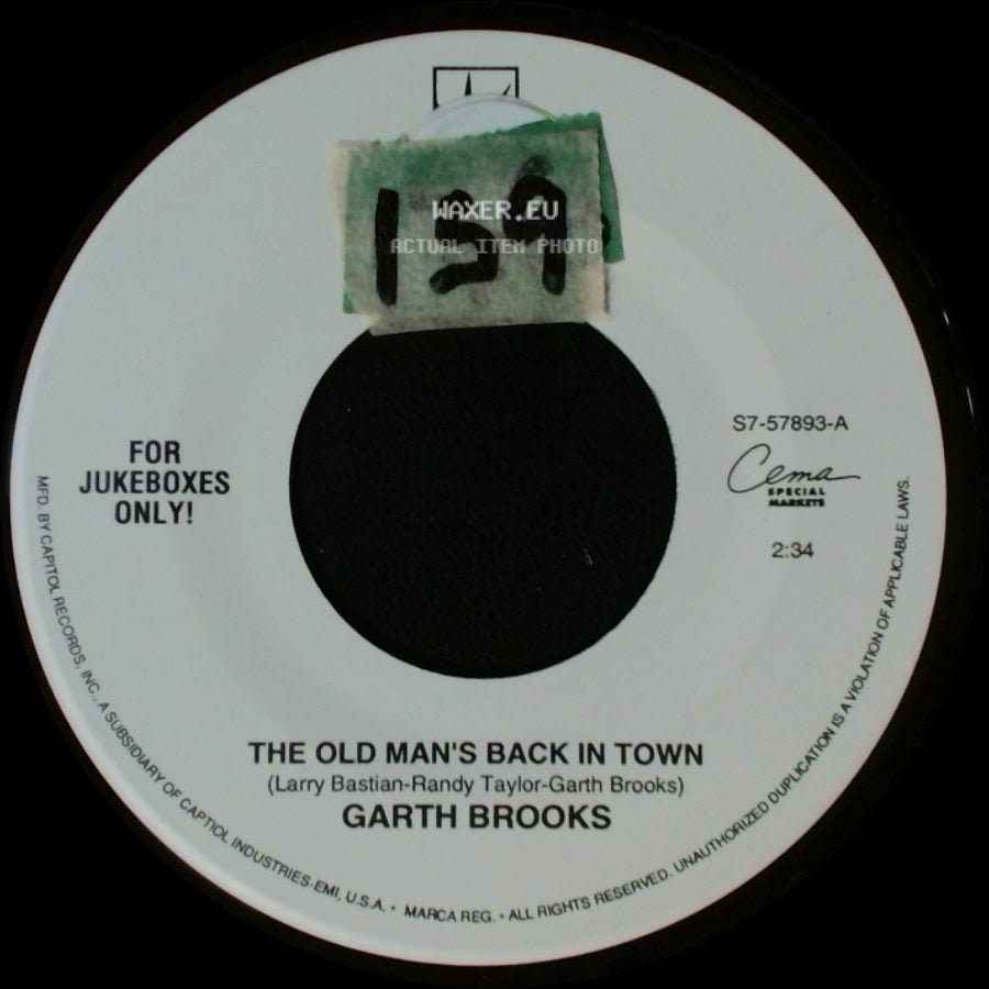 Garth Brooks - The Old Man's Back In Town / Santa Looked A Lot Like Daddy side A