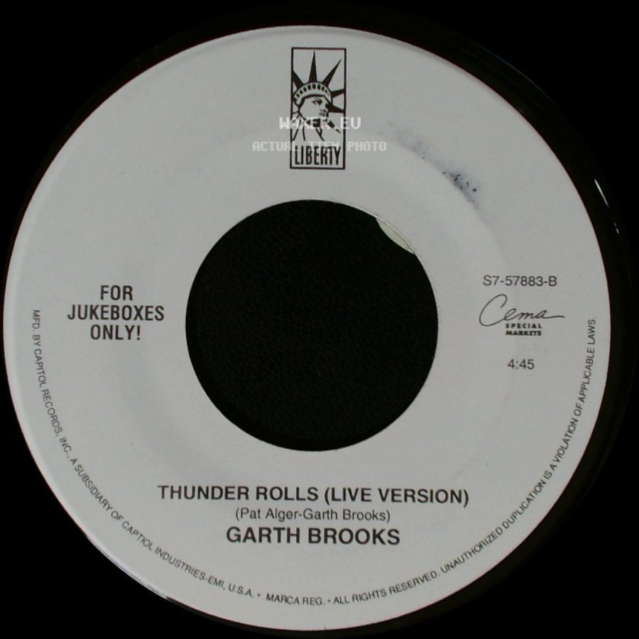 Garth Brooks - Friends In Low Places (Live Version) / Thunder Rolls (Live Version) side B