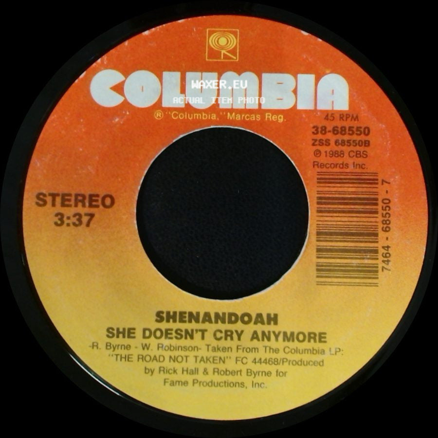 Shenandoah - The Church On Cumberland Road / She Doesn't Cry Anymore side B