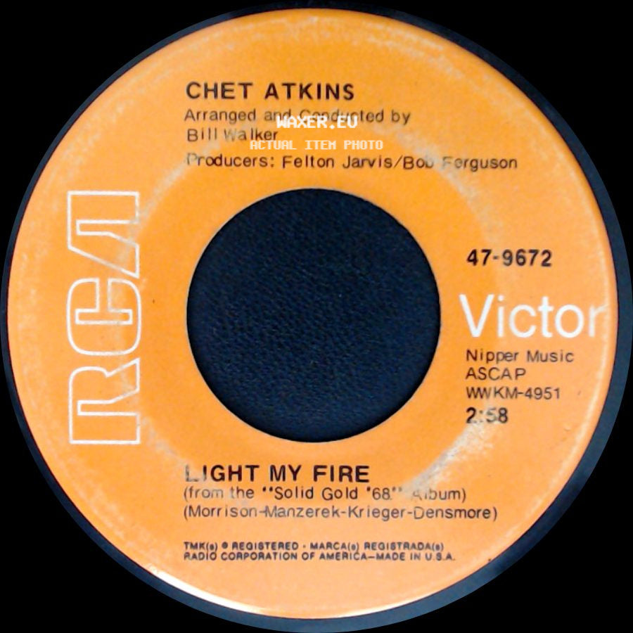 Chet Atkins - Light My Fire / Mrs. Robinson side A