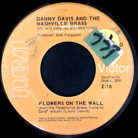 Danny Davis And The Nashville Brass - Flowers On The Wall / Java side A