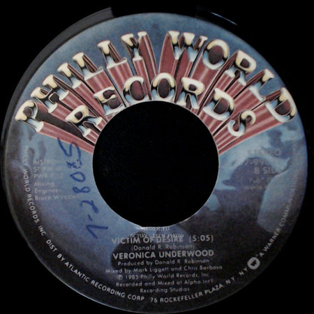 Veronica Underwood - Victim Of Desire (3:50) / Victim Of Desire side B