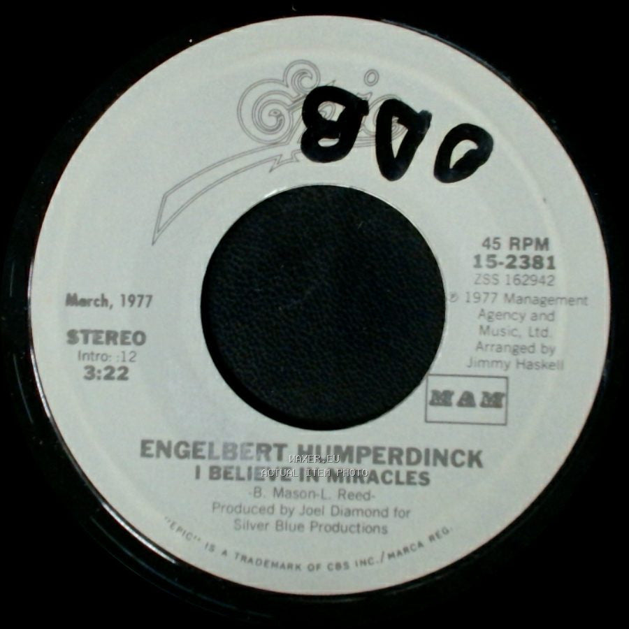 Engelbert Humperdinck - This Moment In Time / I Believe In Miracles side B