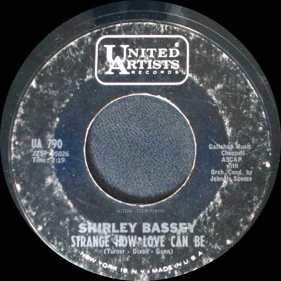 Shirley Bassey - Goldfinger / Strange How Love Can Be side B