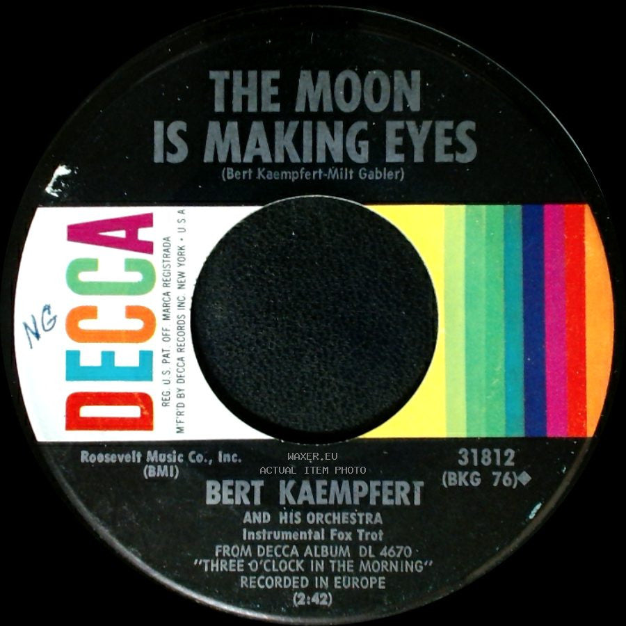 Bert Kaempfert / Bert Kaempfert And His Orchestra - Moon Over Naples / The Moon Is Making Eyes side B