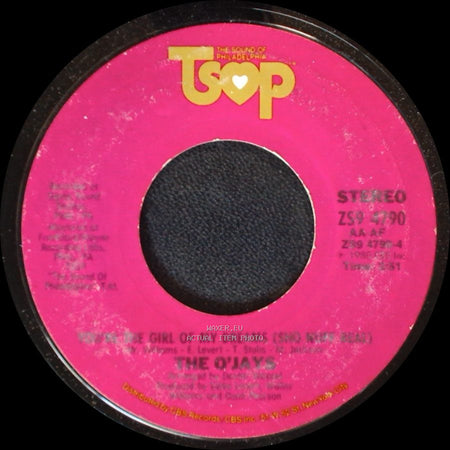 The O'jays - Back Stabbers (She Don't Love You) / Girl, Don't Get It Get You Down side A