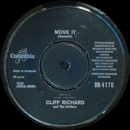 Cliff Richard And The Drifters - Move It / Schoolboy Crush side A