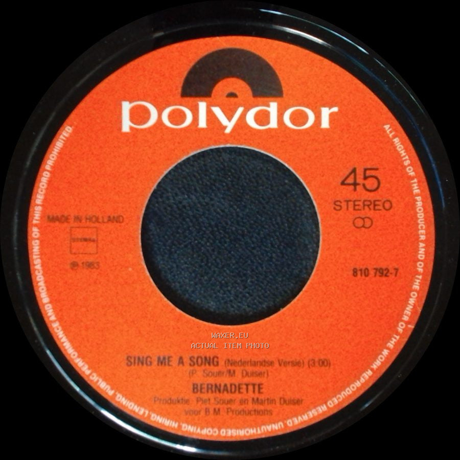 Bernadette - Sing Me A Song (Nederlandse Verse) / Sing Me A Song (English Version) side A