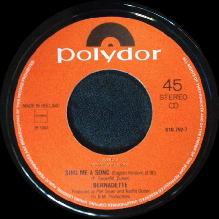 Bernadette - Sing Me A Song (Nederlandse Verse) / Sing Me A Song (English Version) side B