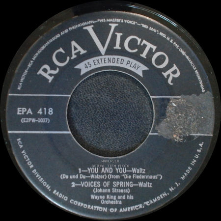 Wayne King And His Orchestra - 1-Gold And Silver Waltz / 2-Frasquita Serenade / You And You / Voices Of Spring side B