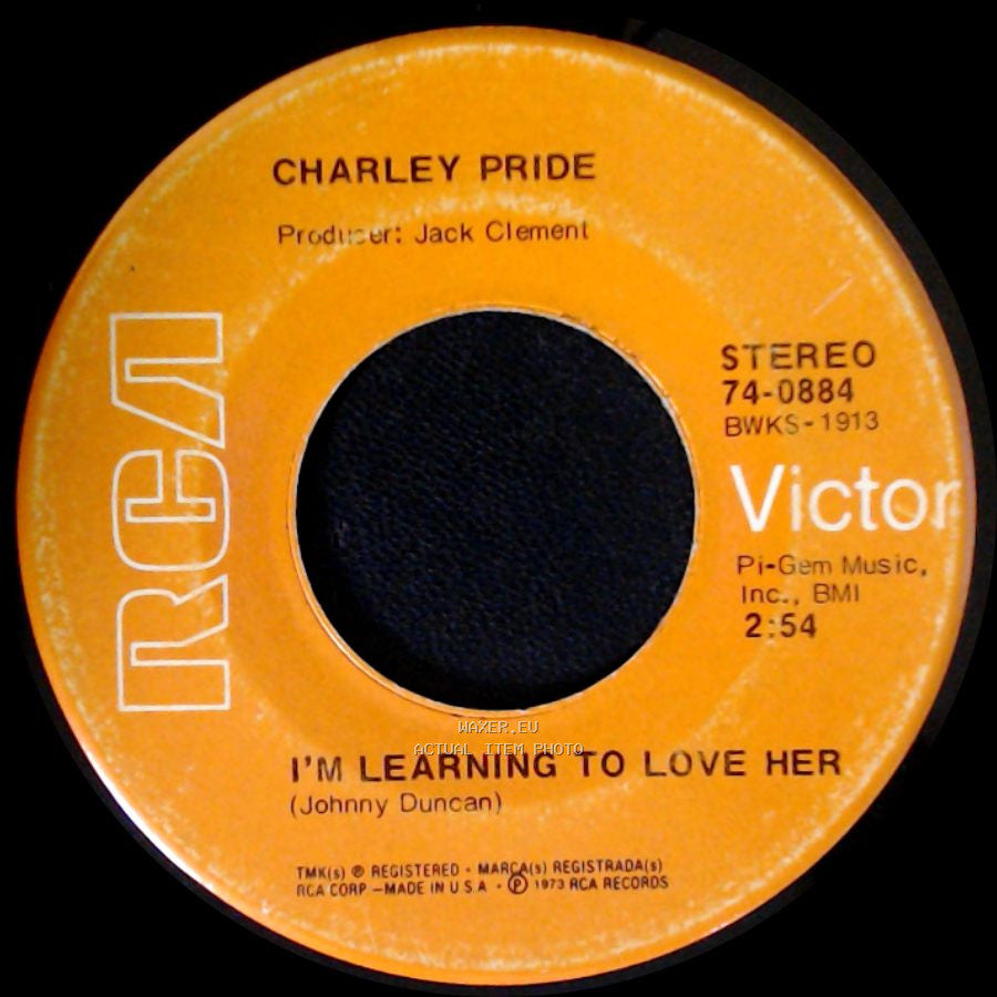 Charley Pride - I'm Learning To Love Her / A Shoulder To Cry On side A