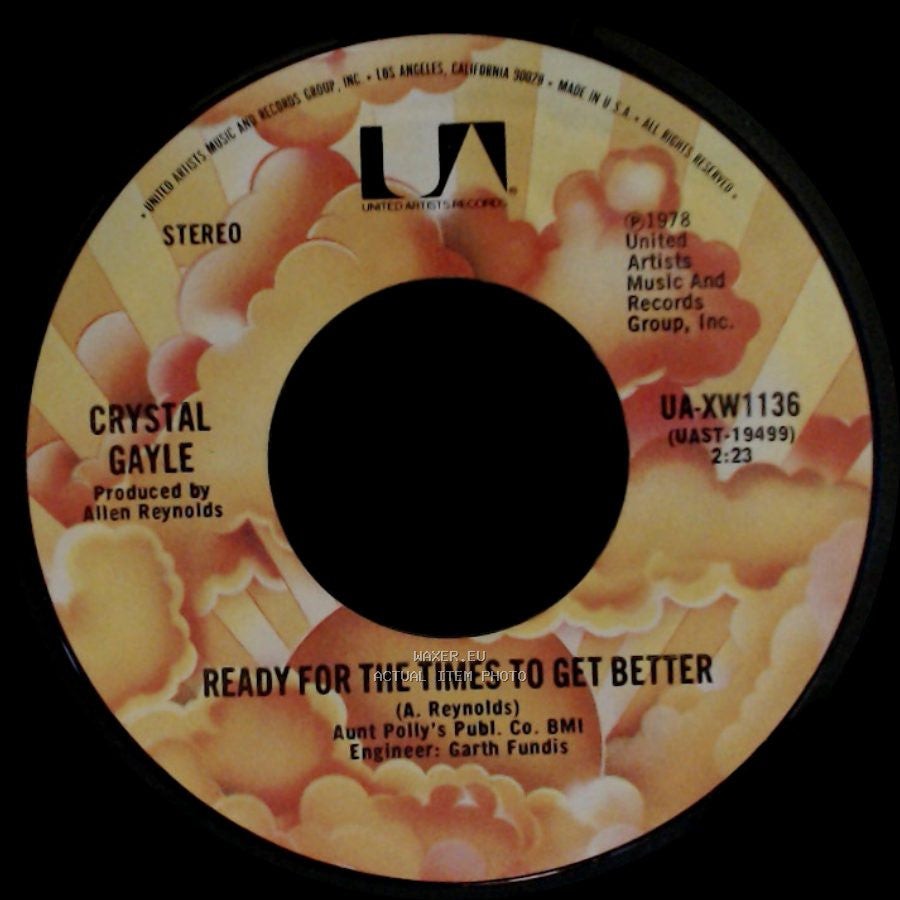Crystal Gayle - Ready For The Times To Get Better / Beyond You side A