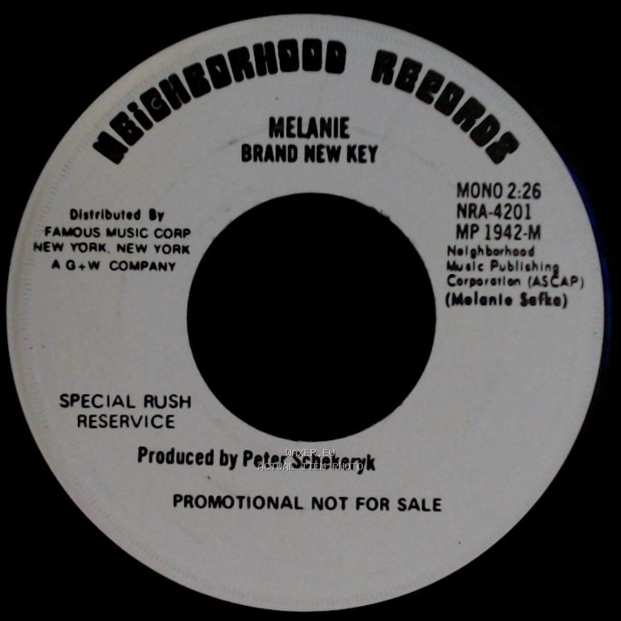 Melanie - Ring The Living Bell / Brand New Key side B