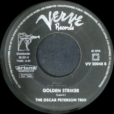 The Oscar Peterson Trio - Bye Bye Blackbird / Golden Striker side B