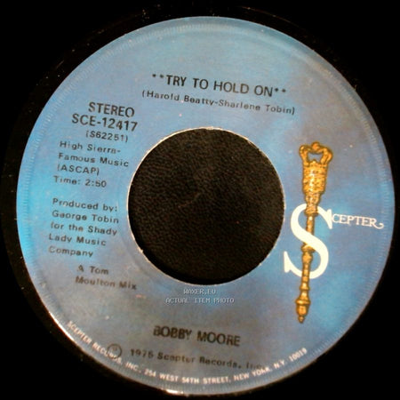 Bobby Moore - Try To Hold On (Disco Version) / Try To Hold On side A