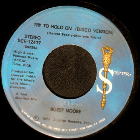 Bobby Moore - Try To Hold On (Disco Version) / Try To Hold On side B