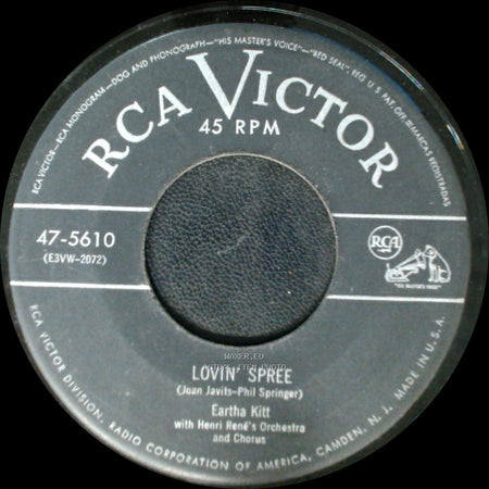 Eartha Kitt - Somebody Bad Stole De Wedding Bell / Lovin' Spree side B