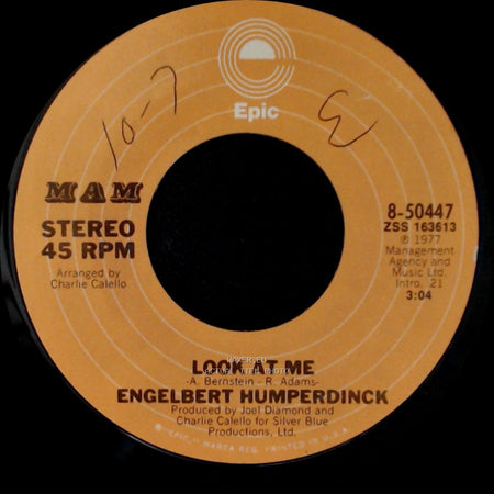 Engelbert Humperdinck - Lover's Holiday / Look At Me side B