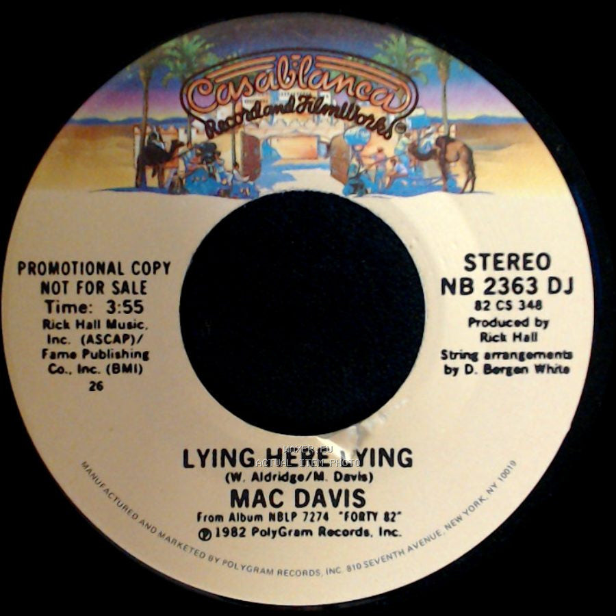 Mac Davis - Lying Here Lying / Lying Here Lying side B