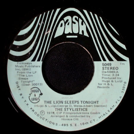 The Stylistics - School For Lovers / The Lion Sleeps Tonight side B
