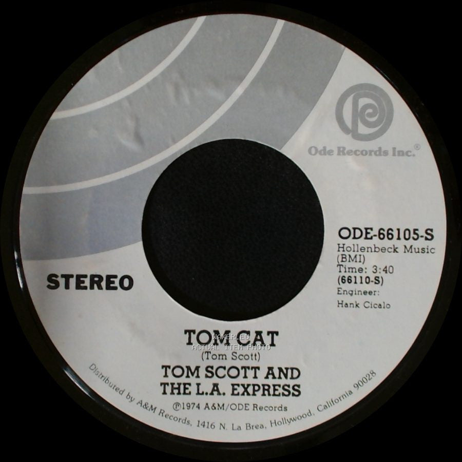 Tom Scott And The L.A. Express - Tom Cat / Keep On Doin' It side A