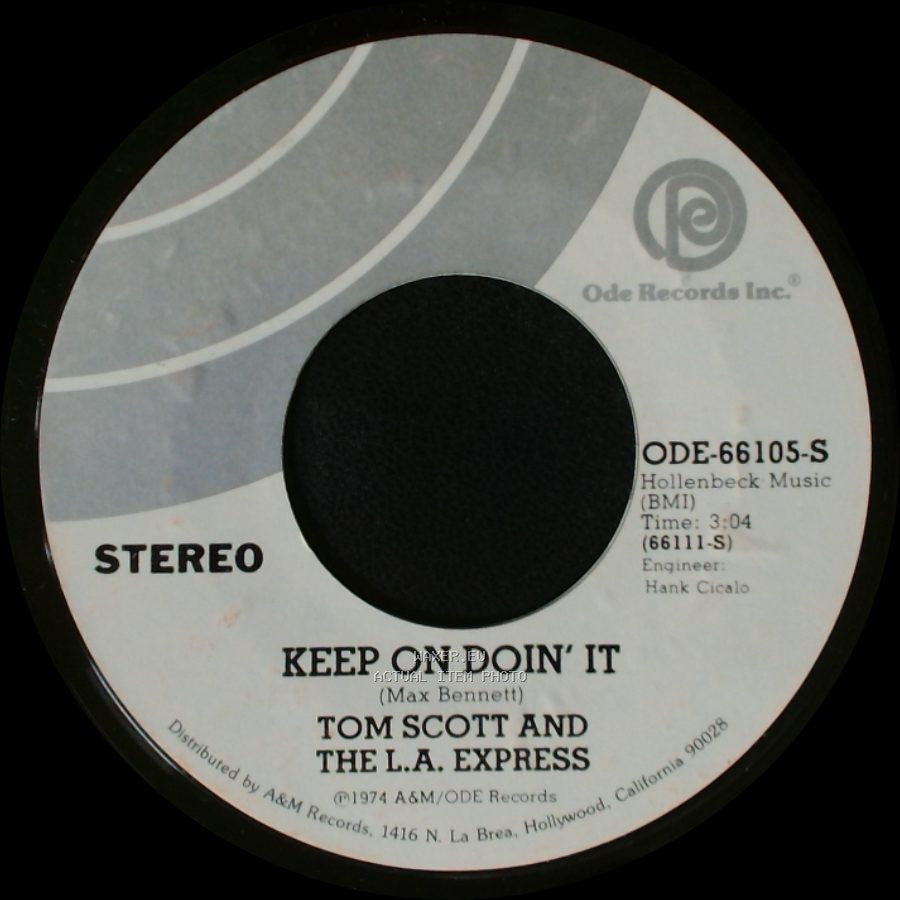 Tom Scott And The L.A. Express - Tom Cat / Keep On Doin' It side B