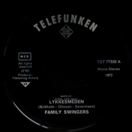 Family Swingers - Lykkesmeden / Gi' En Ærlig Chance side A