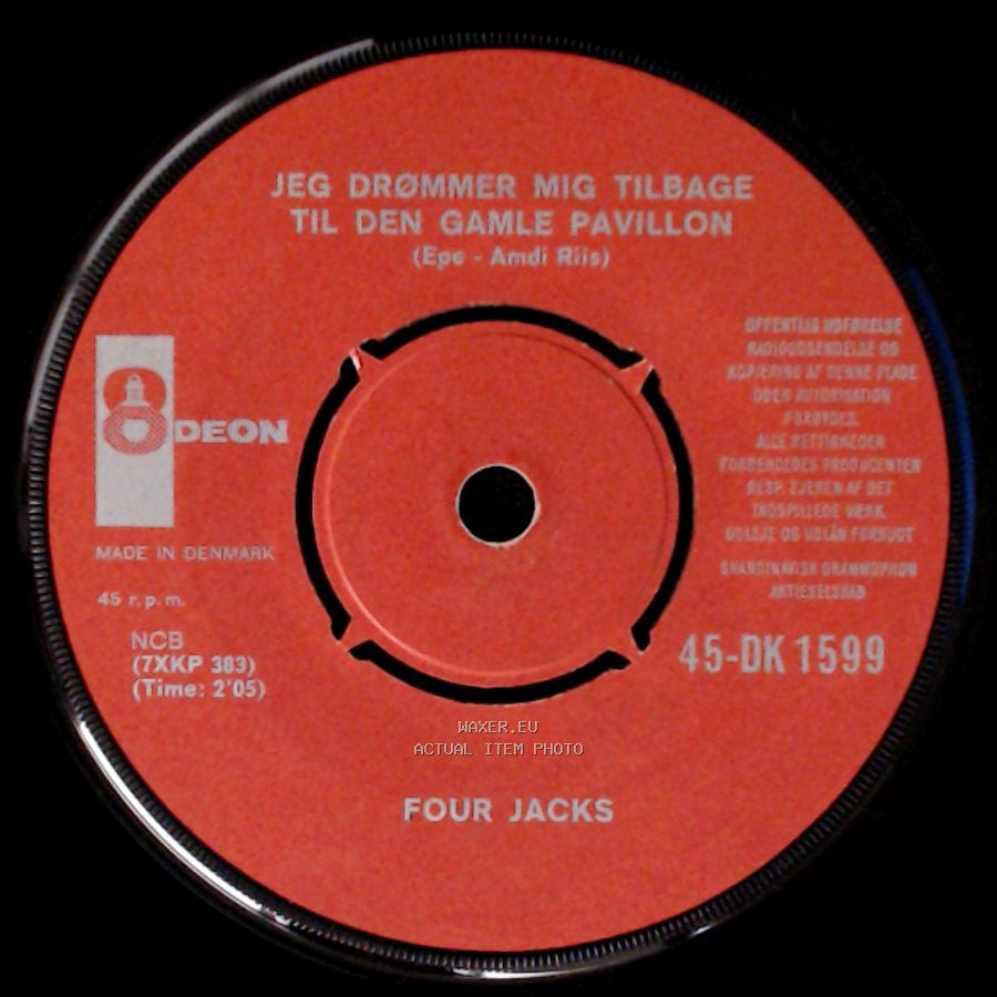 Four Jacks - Smil, A Smil (Smiles) / Jeg Drømmer Mig Tilbage Til Den Gamle Pavillon side B
