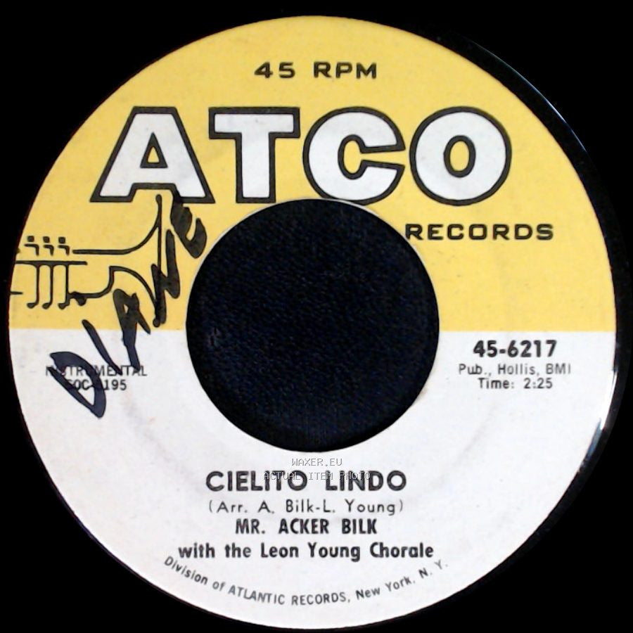 Mr. Acker Bilk With The Leon Young Chorale - Cielito Lindo / Stranger On The Shore side A